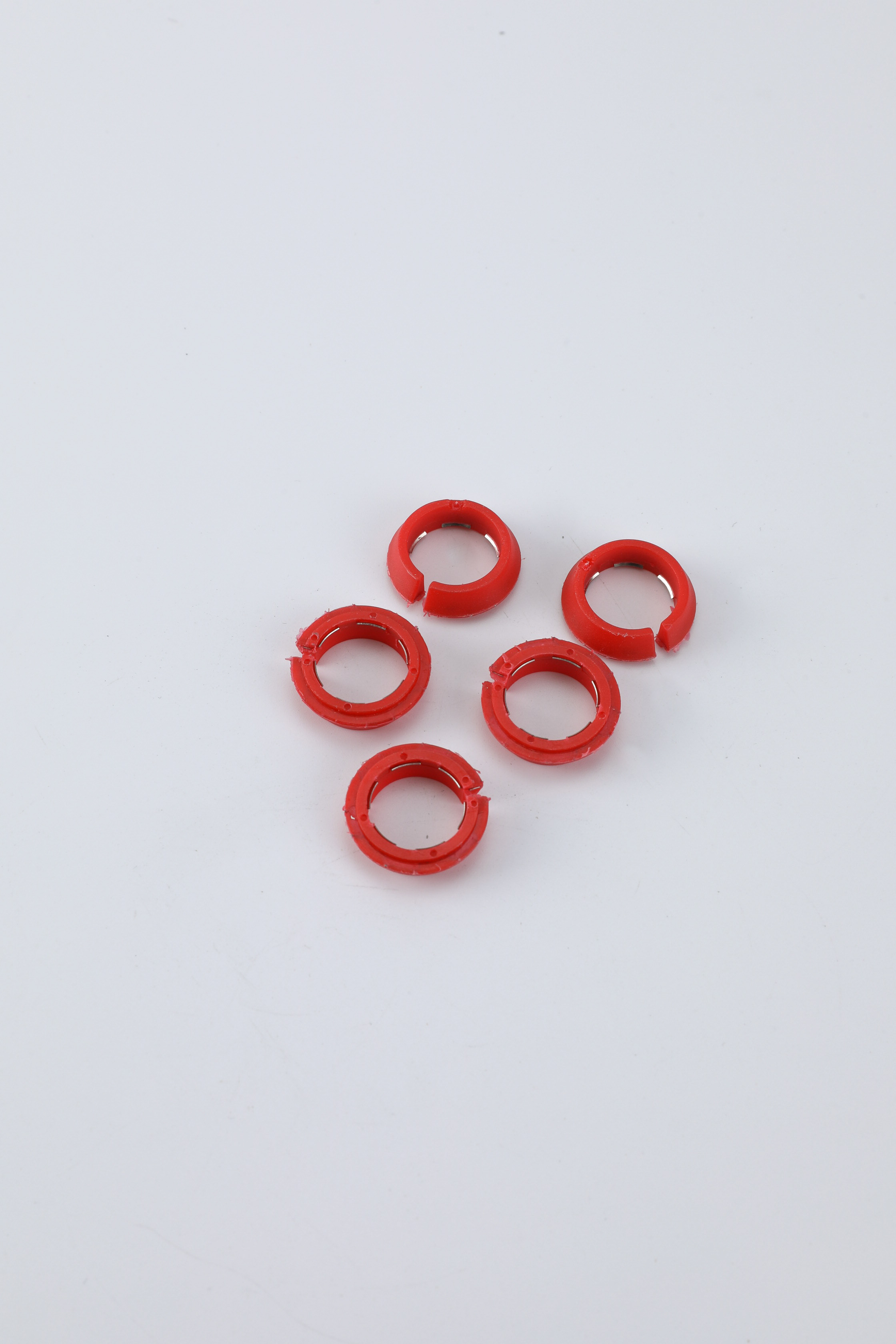 Injecting moldings